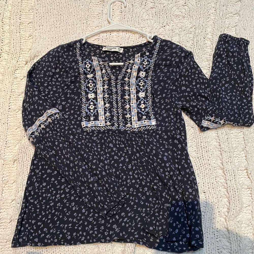 Girls 13-14 Abercrombie & Fitch stylish blouse